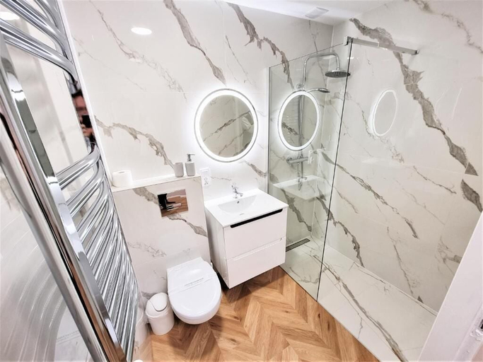 Bathroom 3, Orange Tree Hotel, Będzin