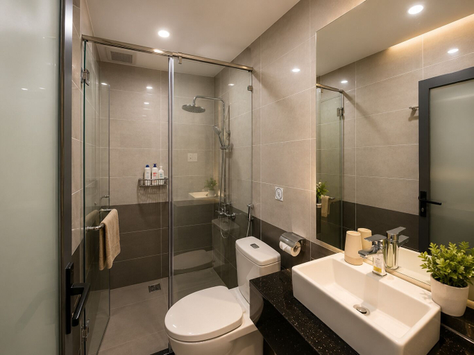 Bathroom 4, Pandora House, District 10