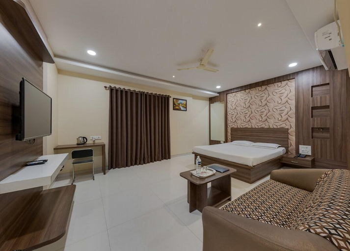 Bedroom 3, Hotel Royal Palace, Satara