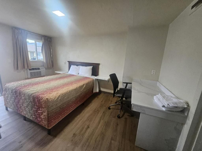 Others 1, Del Rancho Motel, Multnomah