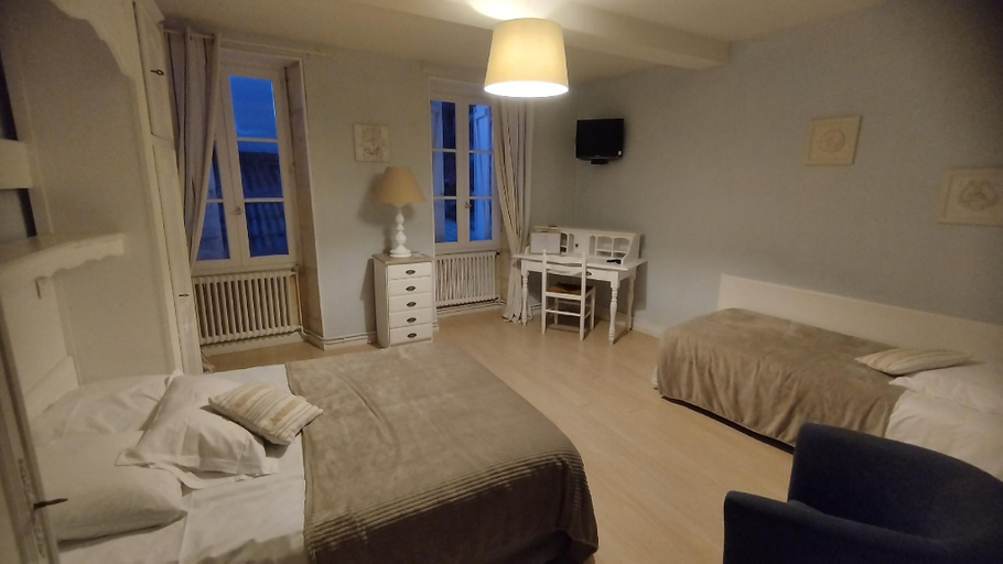 Bedroom 4, Hôtel les Thermes, Charente-Maritime