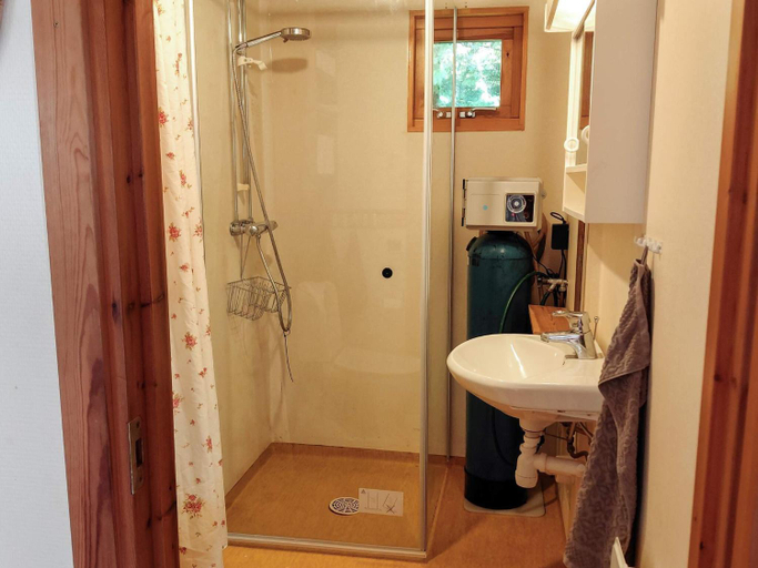 Bathroom, person holiday home in ANNESTAD-By Traum, Ljungby