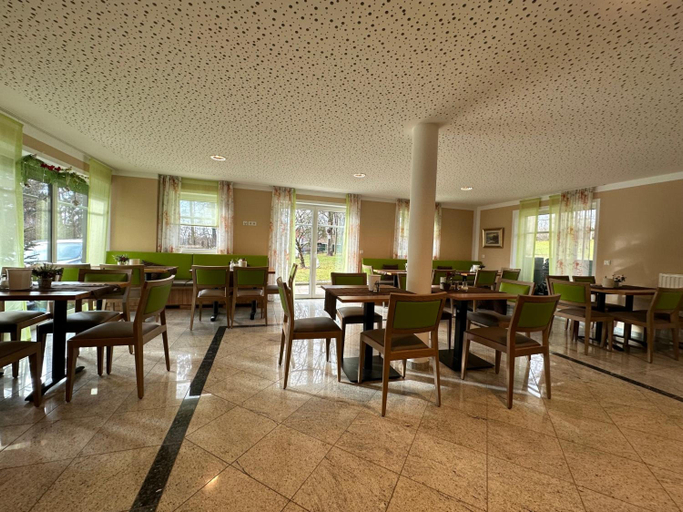 Food & Drinks 5, Rothsee Hotel, Roth