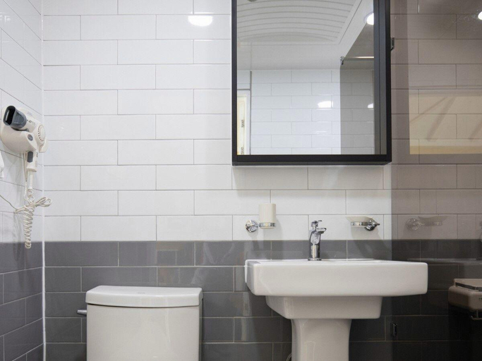 Bathroom, Taean (Anmyeondo) Elvis Pension (Individual Terrace Ocean Pool), Taean