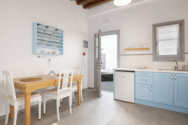 Private kitchen 3, Taeri Sifnos, South Aegean