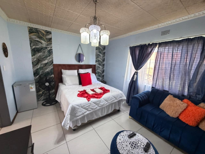Room 5, Baseni Air Guest House, Nkangala