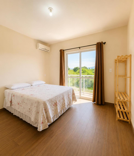 Bedroom 2, Sobrado do Papagaio, Palhoça