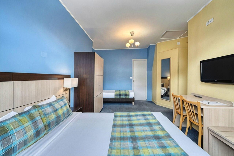 Bedroom 2, Hotel Phenix, Paris