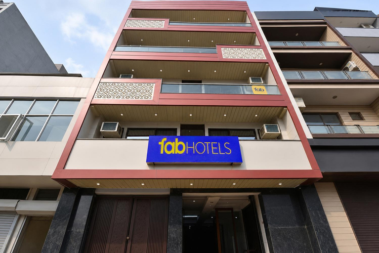 Entrance 5, Fabhotel Snereya, Delhi