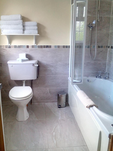 Bathroom 3, Deerpark Manor Bed & Breakfast
