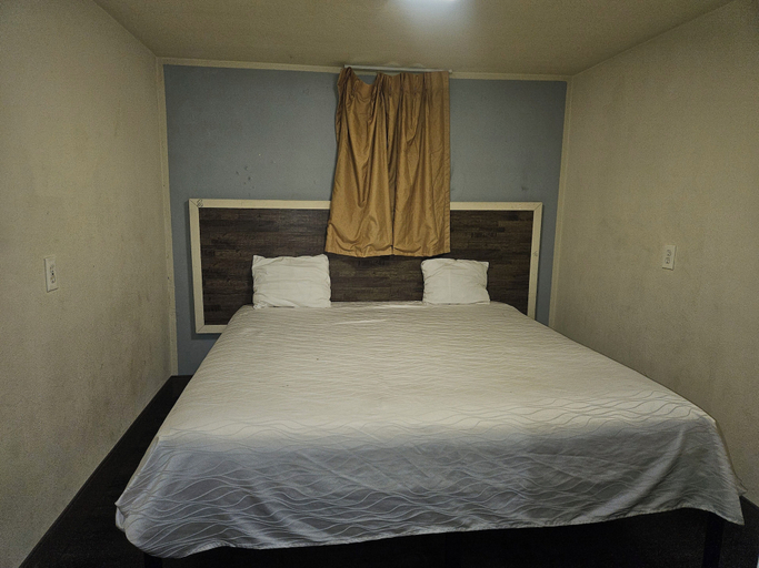 Others 4, Del Rancho Motel, Multnomah