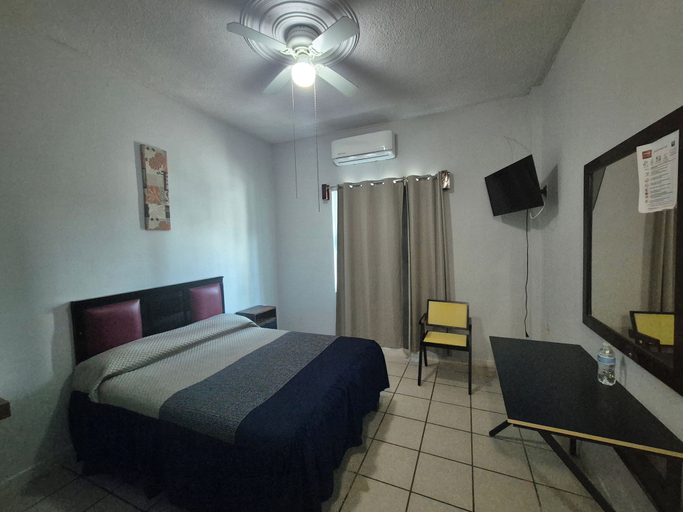 Room 4, Hotel Rivera Inn, Tamazunchale