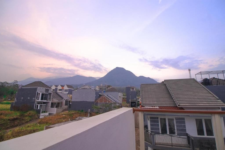 Property grounds, Cozzy Villa Ceria, Malang