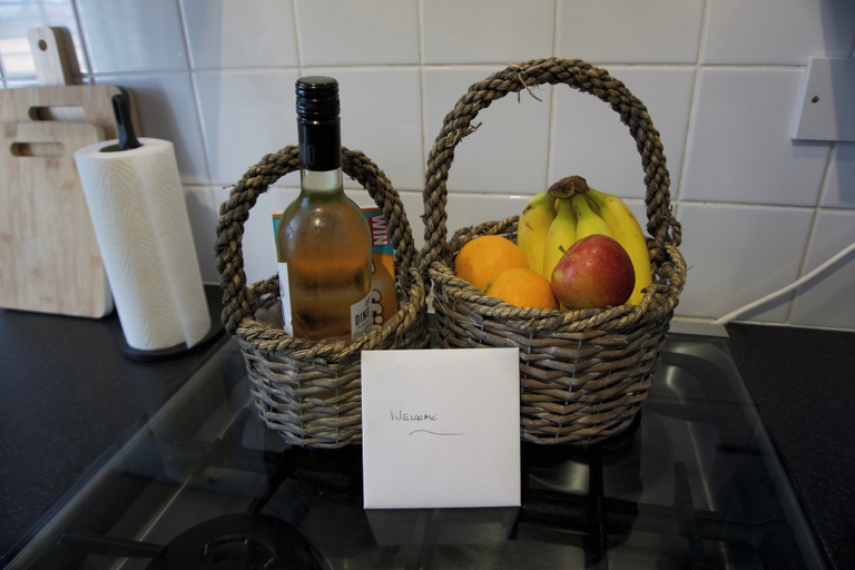 Food & Drinks 5, Lovely, Spacious Apartment - Sleeps 5, Isle of Wight