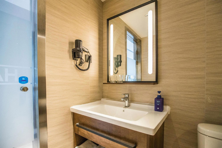 Bathroom 3, Hanting Hotel Shanghai Jiuting Street, Shanghai