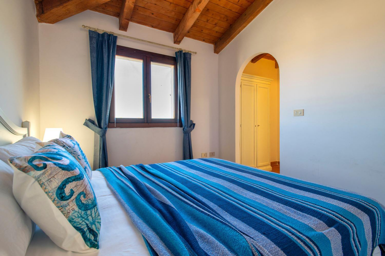 Others 3, Villa Azzurra, Sassari