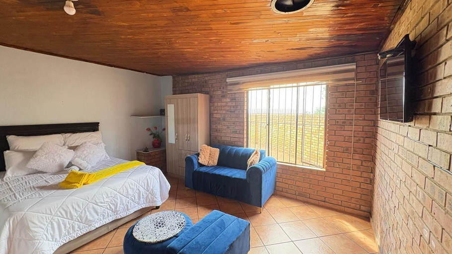 Room 2, Baseni Air Guest House, Nkangala