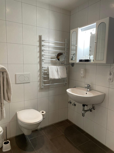 Bathroom 4, Alt-Montjoie, Städteregion Aachen