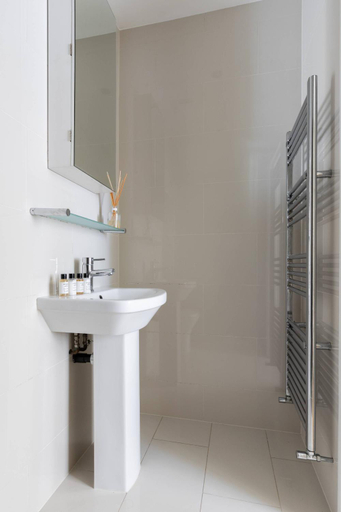 Bathroom 3, Pembridge Villas VI by onefinestay, London