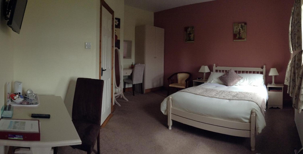 Bedroom 2, Deerpark Manor Bed & Breakfast