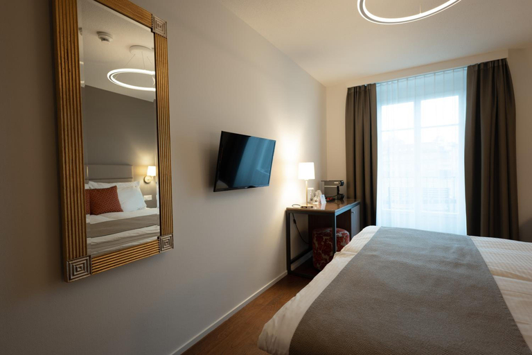Bedroom 3, Des Alpes, Luzern