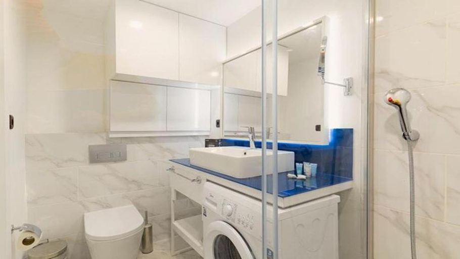 Bathroom 3, Holiday luxury Apartments, Batumi