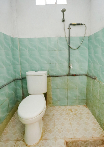 Bathroom, Hotel O Penginapan Saweri GadingNearKlub Golf Ria Bintan, Batam