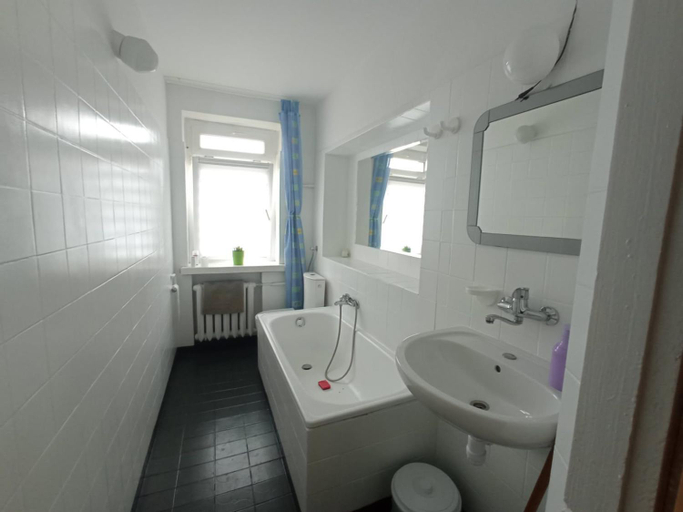Bathroom 3, Domki i pokoje blisko morza, Lębork