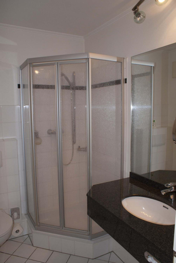 Bathroom 5, Entree Hotel Groß Borstel, Hamburg