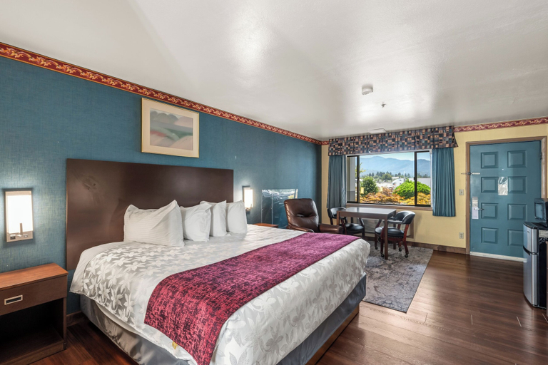 Bedroom 3, Americas Best Value Inn Phoenix Medford, Jackson
