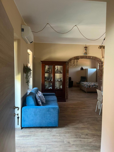 Bedroom 2, Le fantasie di Tizi, Torino