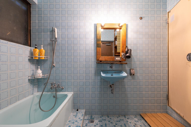 Bathroom 3, hamaca117, Motobu