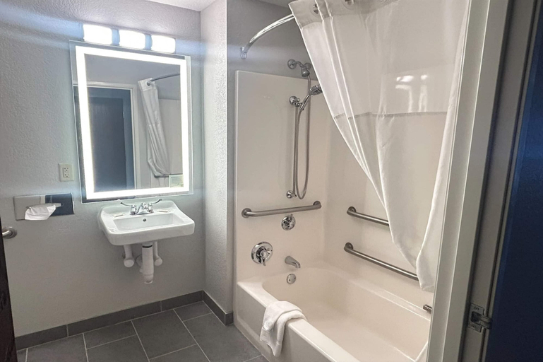 Bathroom 3, Microtel Inn & Suites by Wyndham Mansfield, Tioga