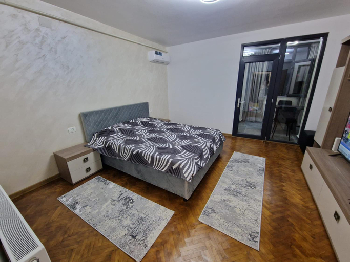 Bedroom 5, GARSONIERA IN REGIM HOTELIER, Targu Jiu