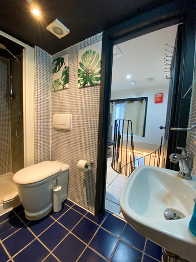Bathroom 5, La Casa Studios Near Hyde Park, London