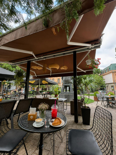 Food & Drinks 4, Historic Centre Apartment Kutaisi, Tskaltubo