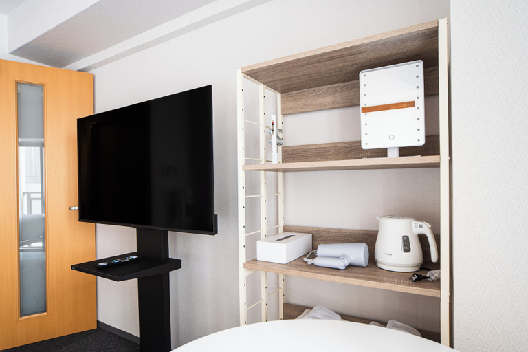 Room 2, Majestic Life Hakataekimae, Fukuoka
