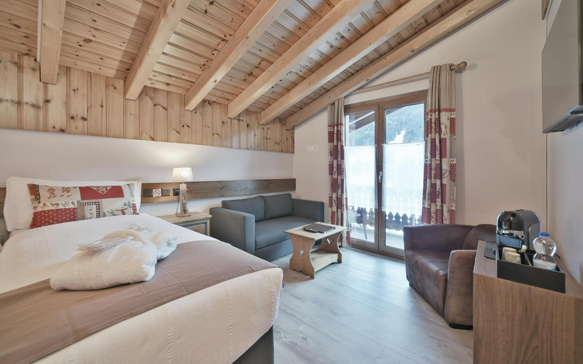 Bedroom 3, Le Chamois Swiss Quality Hotel, Aigle