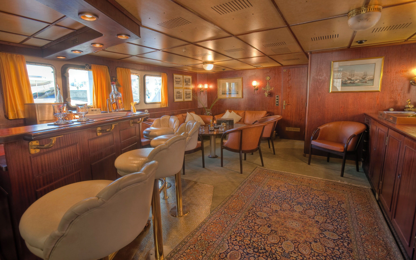 Bar (on property), Sanssouci Star - Exclusive Island Cruise