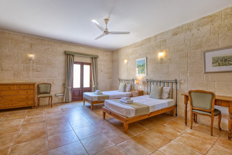 Bedroom 2, Ta' Gianni