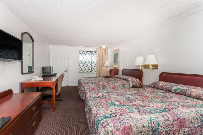 Bedroom 5, Knights Inn Columbia, Lexington