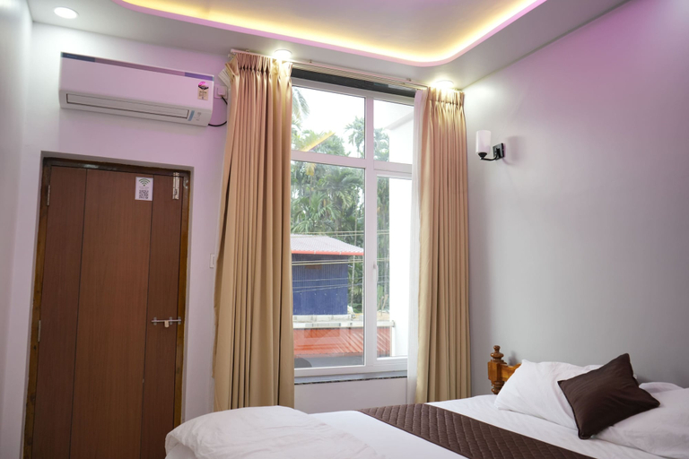 Room 4, RadhaKrishna Lodge, Uttara Kannada