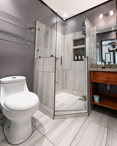 Bathroom 4, Hotel Espadilla Gardens, Aguirre