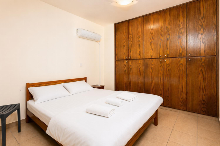 Facilities 5, Villa Serena