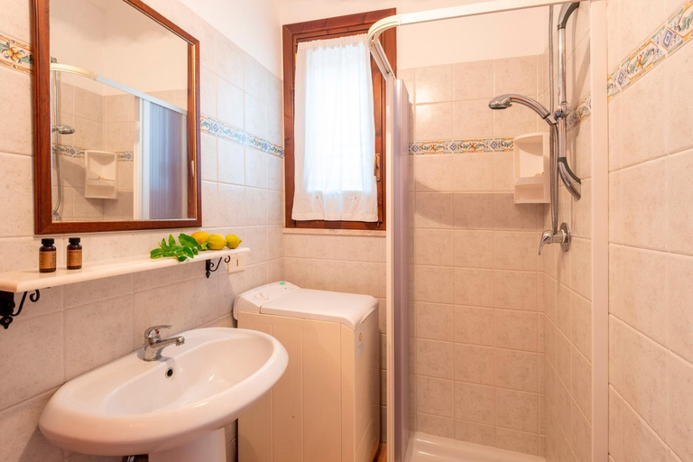 Bathroom 3, Brezza di limoni, Trapani