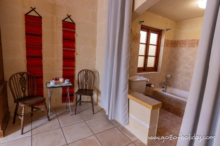 Bathroom, Ta Lilly Xaghra