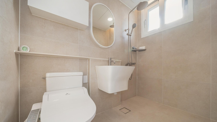 Bathroom 4, Pohang Etoile Poolvilla, Pohang
