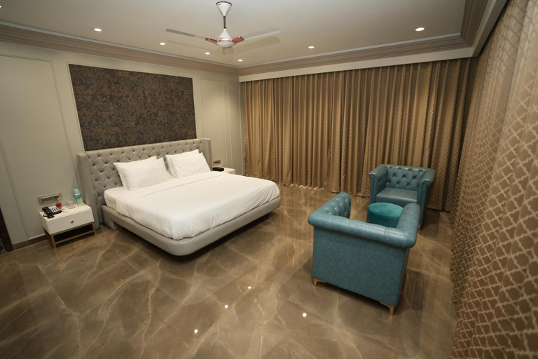 3, Estrella The Resort - Karjat, Raigarh