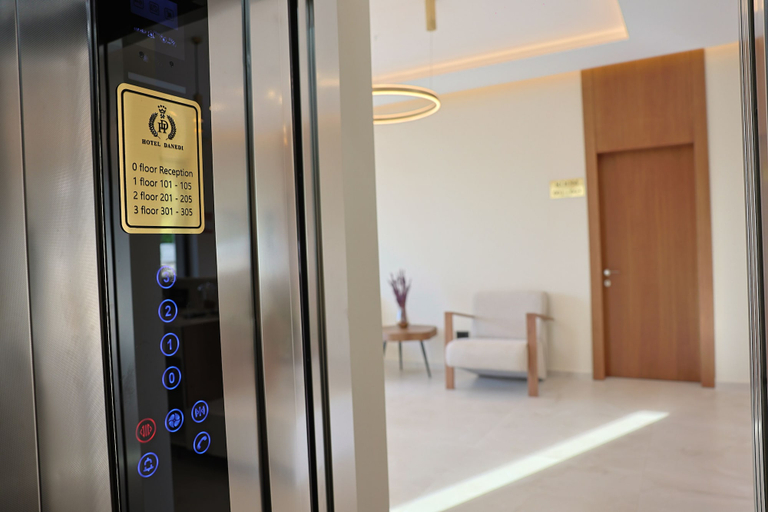 Elevator 5, Hotel Vila Danedi, Sarandës