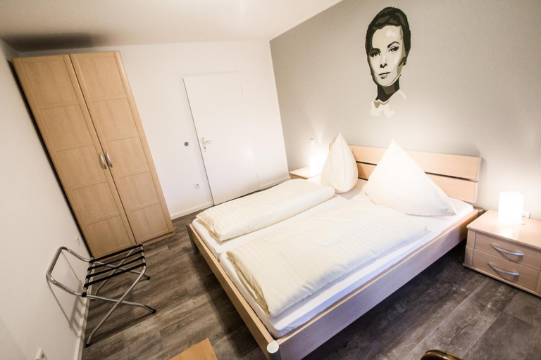 Bedroom 5, Hotel Rave, Borken